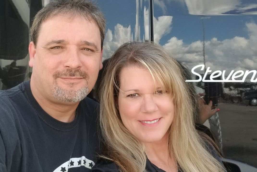 Image of husband and wife team drivers Diane and Jeffery Porter.