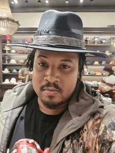 Ellis Relyveld headshot